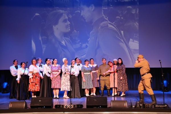 Спектакль «Дорогами военного корреспондента»