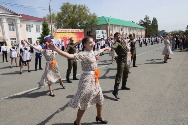 Акция "Вальс Победы!"